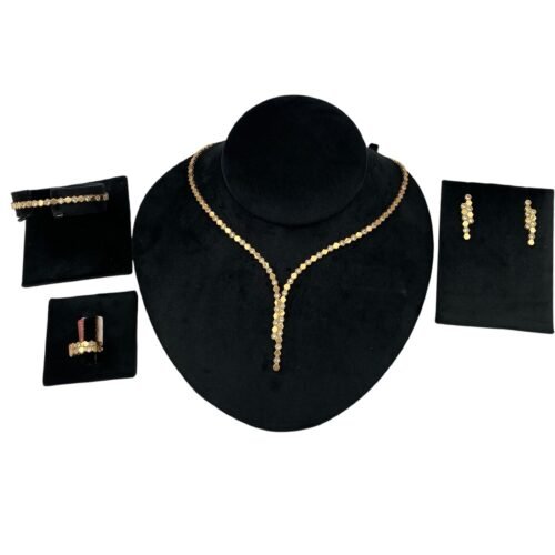 طقم ذهب عيار 18 الوزن 34.95 جرام