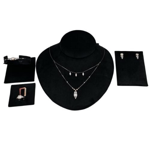 طقم ذهب عيار 18 الوزن 7.9 جرام