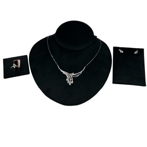 نصف طقم ذهب عيار 18 الوزن 6.43 جرام