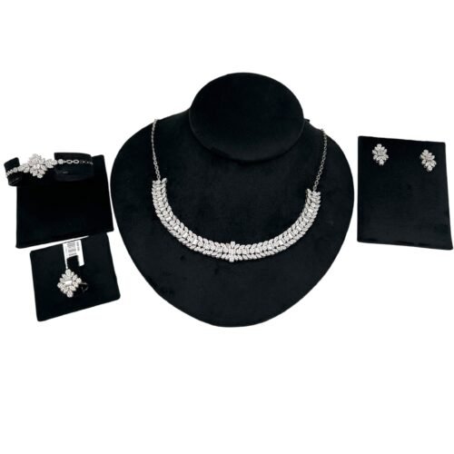 طقم ذهب عيار 18 الوزن 33.38 جرام