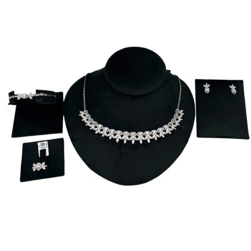 طقم ذهب عيار 18 الوزن 27.95 جرام