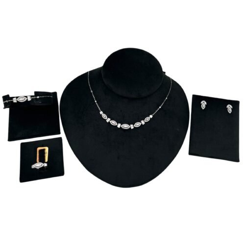 طقم ذهب عيار 18 الوزن 8.6 جرام