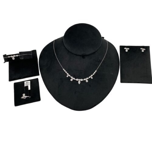 طقم ذهب عيار 18 الوزن 7.66 جرام