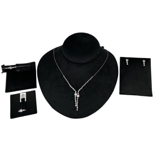 طقم ذهب عيار 18 الوزن 7.55 جرام