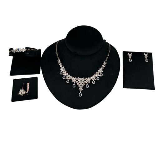 طقم ذهب عيار 18 الوزن 27.73 جرام