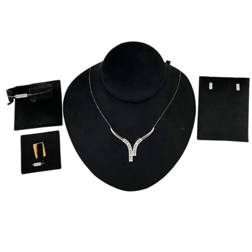 طقم ذهب عيار 18 الوزن 7.1 جرام