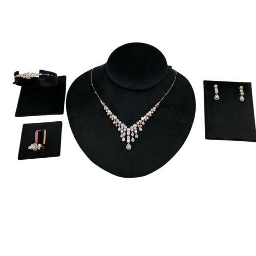 طقم ذهب عيار 18 الوزن 16.2 جرام