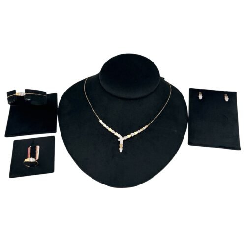 طقم ذهب عيار 18 الوزن 9.55 جرام