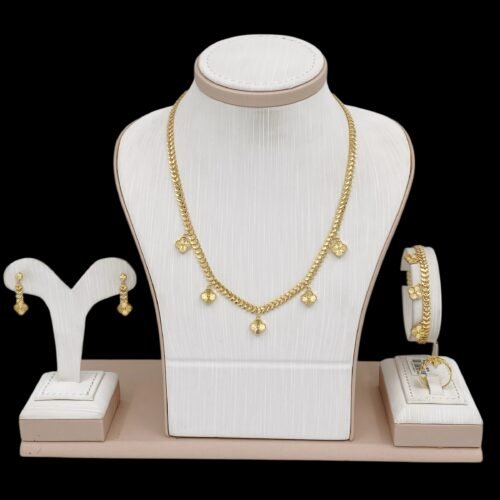 طقم ذهب عيار 18 الوزن 25.79 جرام