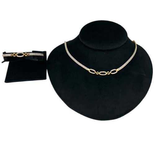 نصف طقم ذهب عيار 18 الوزن 18.75 جرام