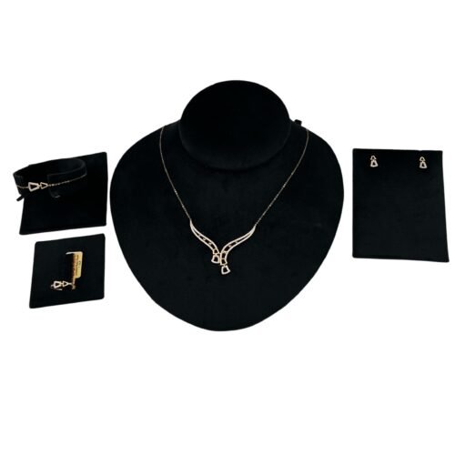 طقم ذهب عيار 18 الوزن 5.41 جرام