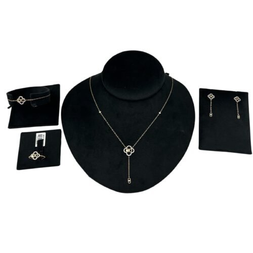 طقم ذهب عيار 18 الوزن 5.92 جرام