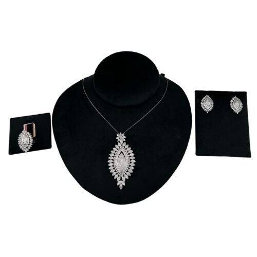 نصف طقم ذهب عيار 18 الوزن 20.35 جرام