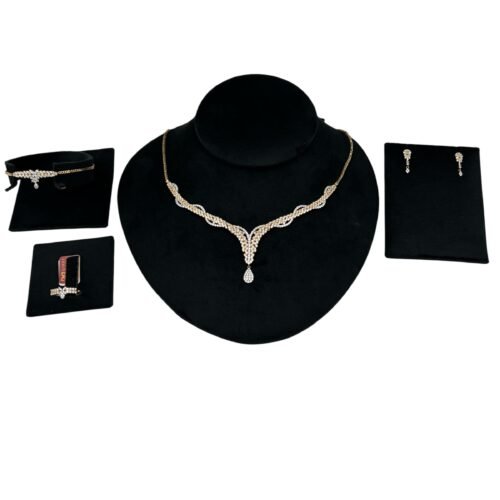 طقم ذهب عيار 18 الوزن 24 جرام