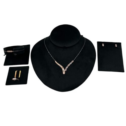 طقم ذهب عيار 18 الوزن 5.65 جرام