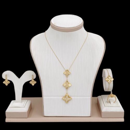 طقم روبرتو كوين ذهب عيار 18 الوزن 17.82 جرام