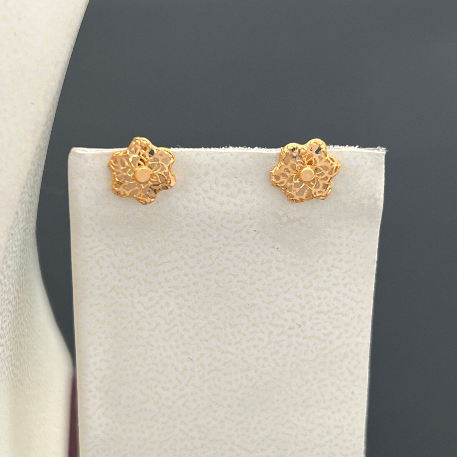 نصف طقم اطفال ذهب عيار 21 الوزن 2.67 جرام 3 نصف طقم اطفال ذهب عيار 21 الوزن 2.67 جرام - الصورة 3