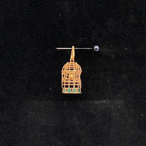 تعليقة ذهب عيار 21 وزن 3.24 جرام، تصميم فاخر يناسب كل الأذواق والمناسبات من قمة زاوية الشفاء للذهب والمجوهرات في الرياض | تعليقات ذهب