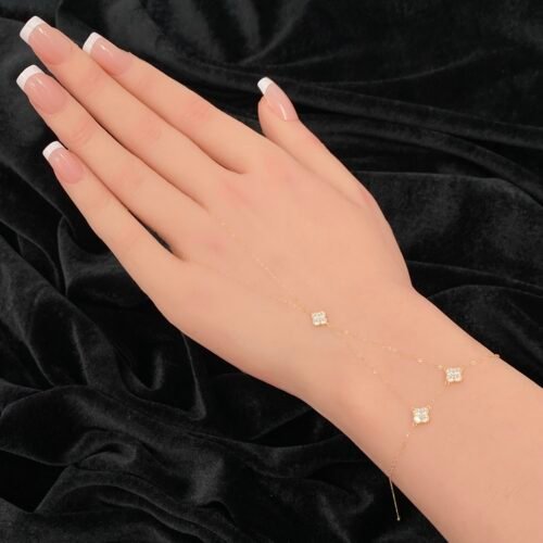 كف ذهب عيار 18 وزن 1.05 جرام تصميم عصري راقي يناسب جميع الأذواق والمناسبات من معارض قمة زاوية الشفاء للذهب والمجوهرات بالرياض