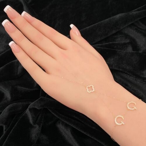 كف ذهب عيار 18 وزن 1.08 جرام تصميم عصري راقي يناسب جميع الأذواق والمناسبات من معارض قمة زاوية الشفاء للذهب والمجوهرات بالرياض