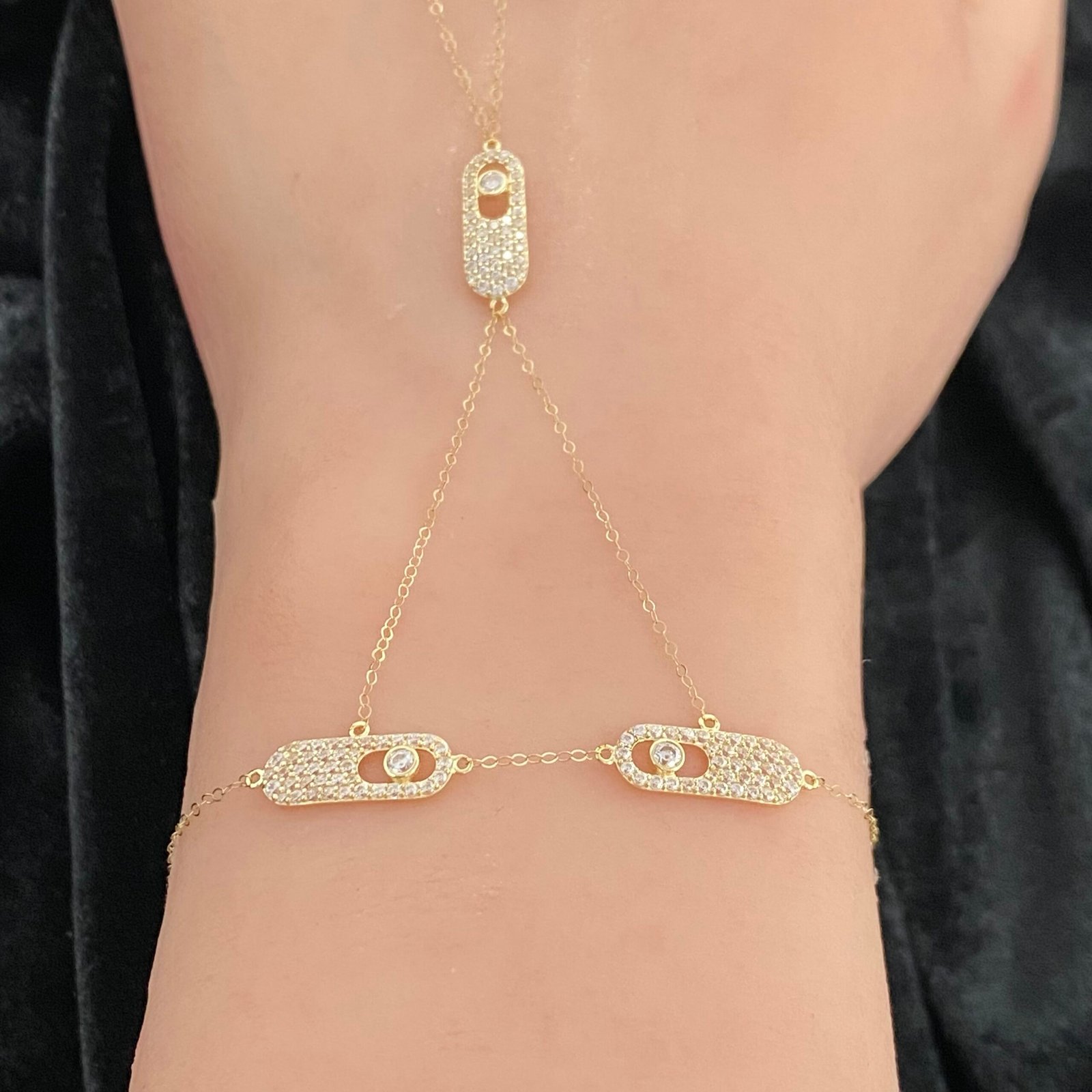 كف ذهب عيار 18 الوزن 1.44 جرام 2 كف ذهب عيار 18 الوزن 1.44 جرام - الصورة 2