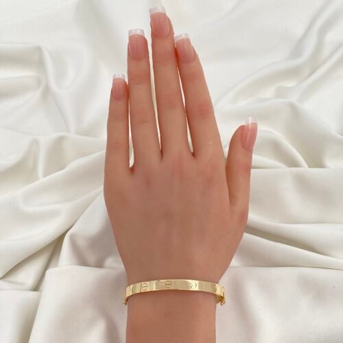 اسواره ذهب عيار 18 الوزن 7.9 جرام