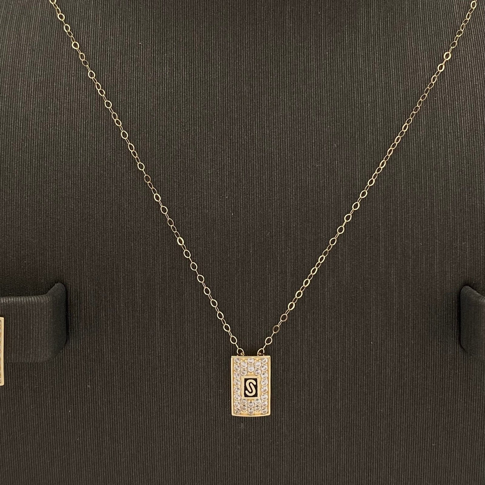 نصف طقم مواليد ذهب عيار 18 الوزن 2.23 جرام 2 نصف طقم مواليد ذهب عيار 18 الوزن 2.23 جرام - الصورة 2