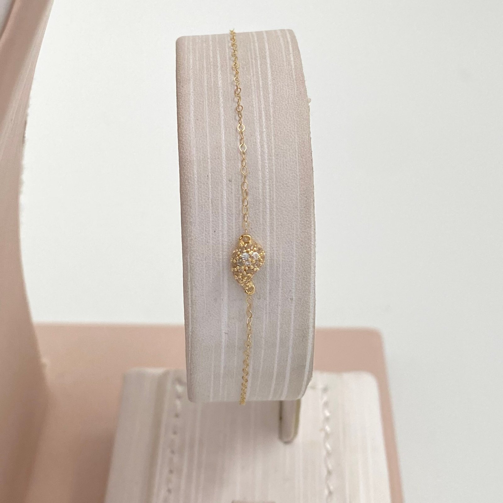 طقم ذهب عيار 18 الوزن 3.25 جرام 6 طقم ذهب عيار 18 الوزن 3.25 جرام - الصورة 6