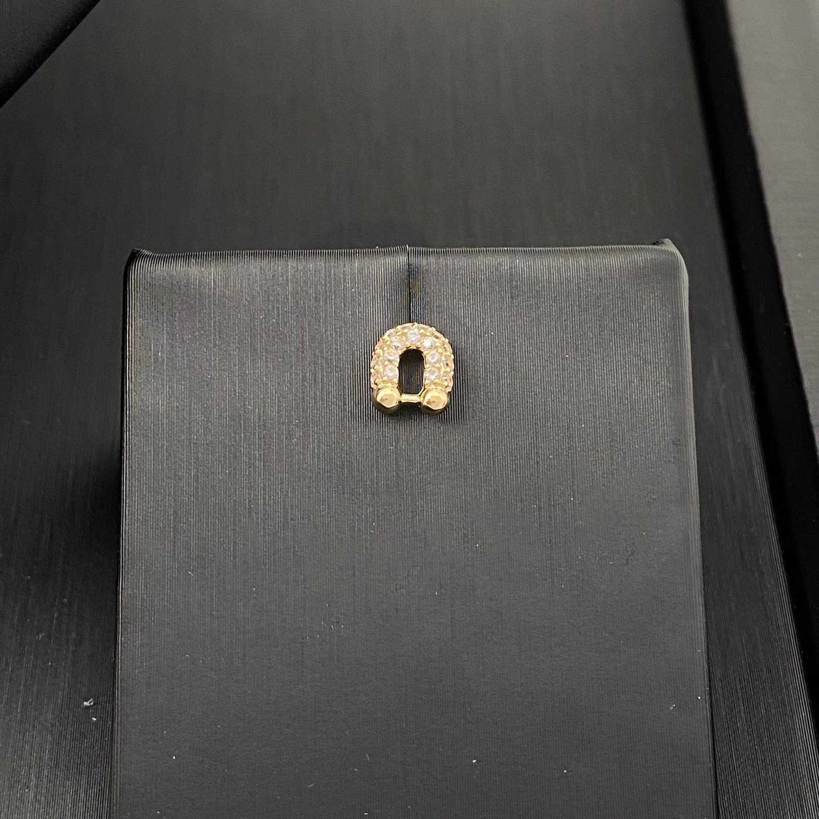 طقم ذهب عيار 18 الوزن 2.60 جرام 5 طقم ذهب عيار 18 الوزن 2.60 جرام - الصورة 5