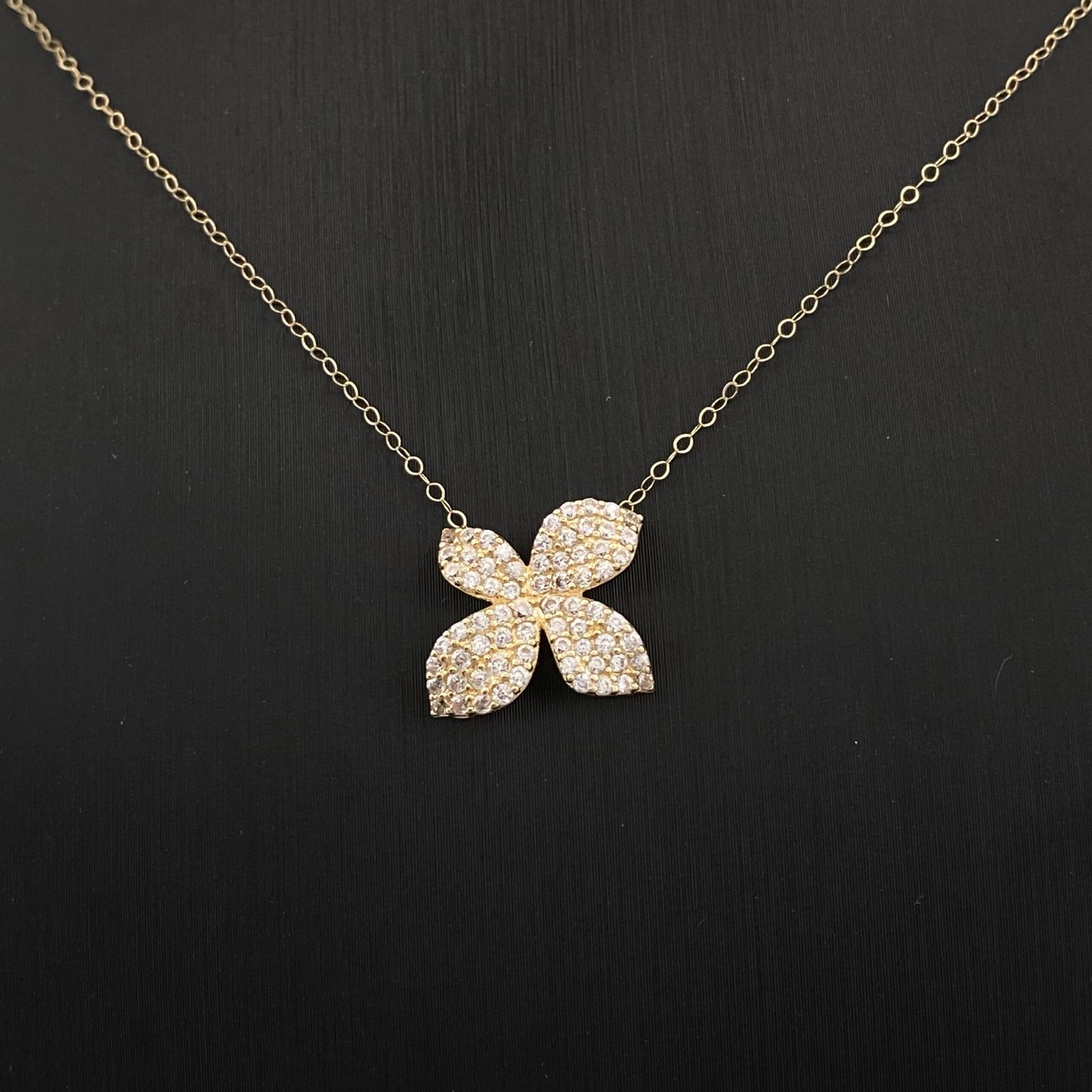 طقم ذهب عيار 18 الوزن 3.53 جرام 2 طقم ذهب عيار 18 الوزن 3.53 جرام - الصورة 2