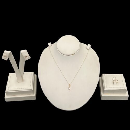 نصف طقم ذهب مواليد عيار 18 الوزن 1.77 جرام