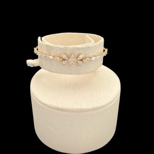 اسوارة ذهب للاطفال عيار 18 وزن 2.18 جرام بتصميم أنيق | قمة زاوية الشفاء للذهب والمجوهرات