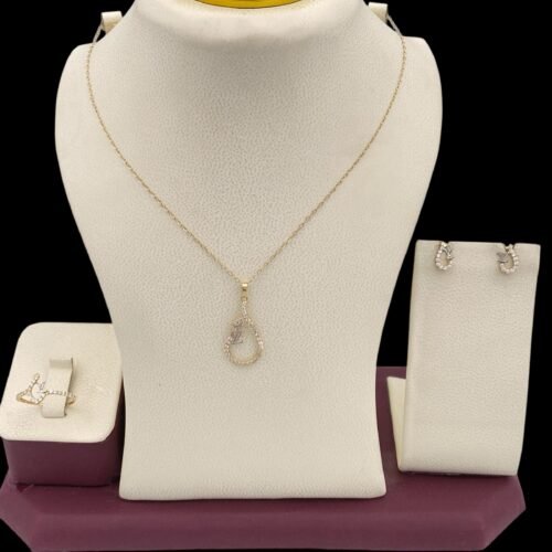 نصف طقم ذهب عيار 18 الوزن 2.53 جرام