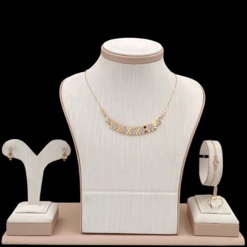 طقم دوريكا ذهب عيار 18 الوزن 10.53 جرام