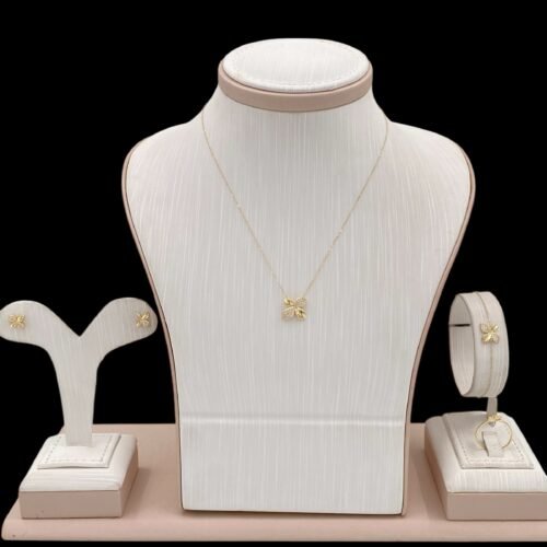 طقم ذهب عيار 18 الوزن 3.36 جرام