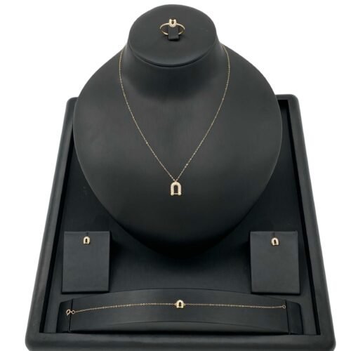 طقم ذهب عيار 18 وزن 2.60 جرام تصميم ملكي فاخر من قمة زاوية الشفاء للذهب والمجوهرات في الرياض