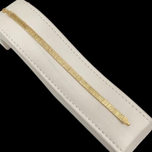 اسواره ذهب عيار 18 الوزن 5 جرام