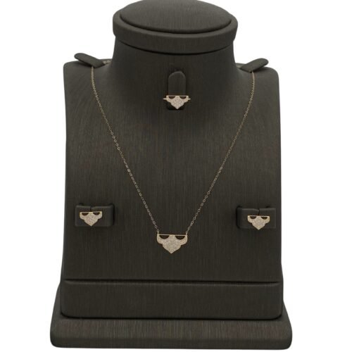 نصف طقم مواليد ذهب عيار 18 الوزن 1.93 جرام