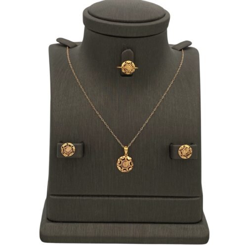 نصف طقم ذهب مواليد عيار 21 الوزن 2.43 جرام