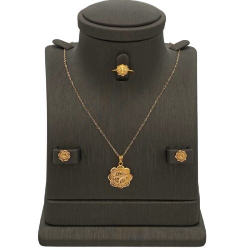 نصف طقم ذهب مواليد عيار 21 الوزن 2.67 جرام