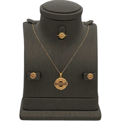 نصف طقم ذهب مواليد عيار 21 الوزن 2.67 جرام