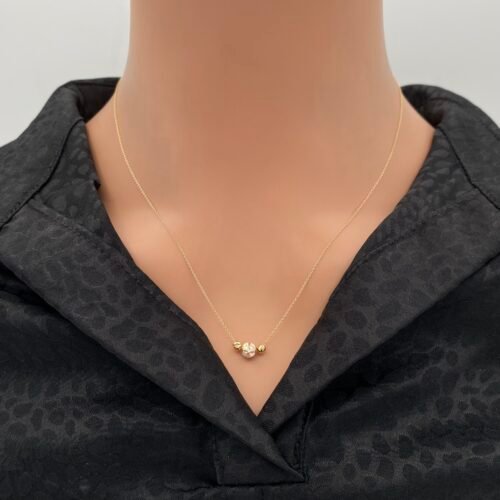 عقد ذهب عيار 18 الوزن 1.09 جرام