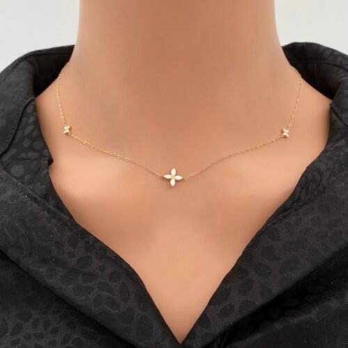 عقد ذهب عيار 18 الوزن 1.21 جرام