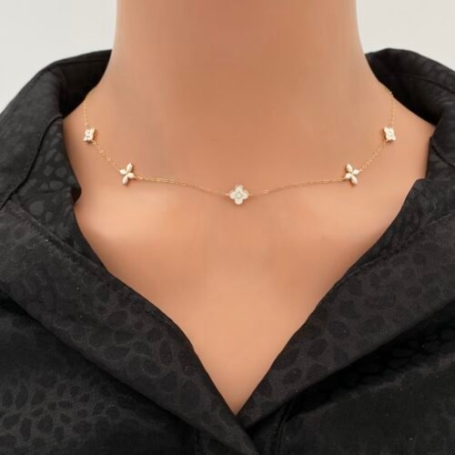 عقد ذهب عيار 18 الوزن 1.82 جرام