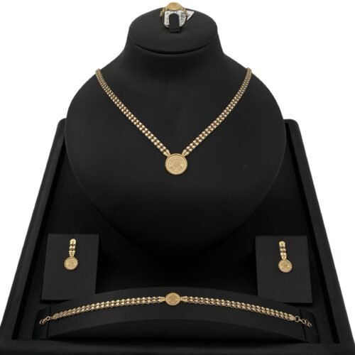 طقم ذهب عيار 18 الوزن 15.62 جرام