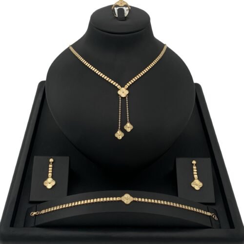 طقم ذهب عيار 18 الوزن 18.53 جرام