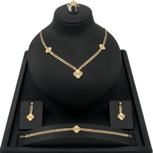 طقم ذهب عيار 18 الوزن 19.81 جرام