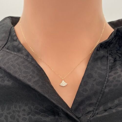 عقد ذهب عيار 18 الوزن 0.44 جرام