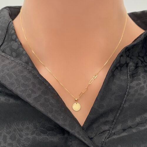 عقد ذهب عيار 18 الوزن 0.99 جرام