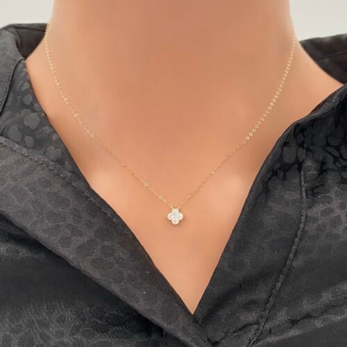 عقد ذهب عيار 18 الوزن 0.53 جرام